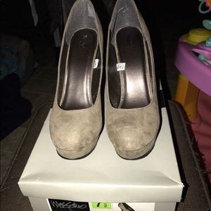 Taupe suede mossimo heels